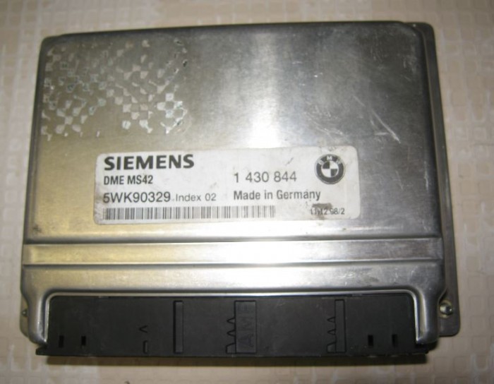 550грн блок управления двигателем BMW E46 E39 ,38 SIEMENS 5WK90329 (2).JPG