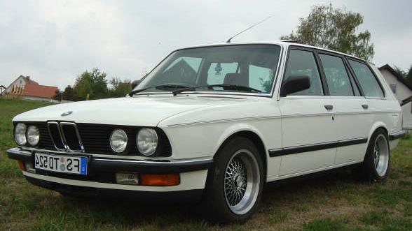 bmw e28 touring%.JPG